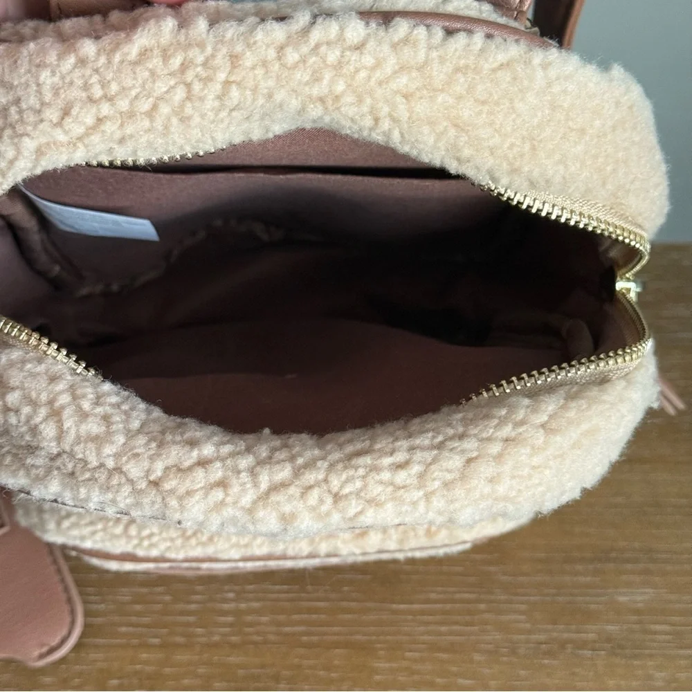 No Boundaries Women's Hands-Free Convertible Backpack Purse Bag Beige Fleece